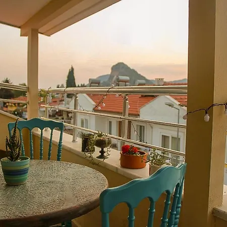 Apartment Dionyssos 2 *